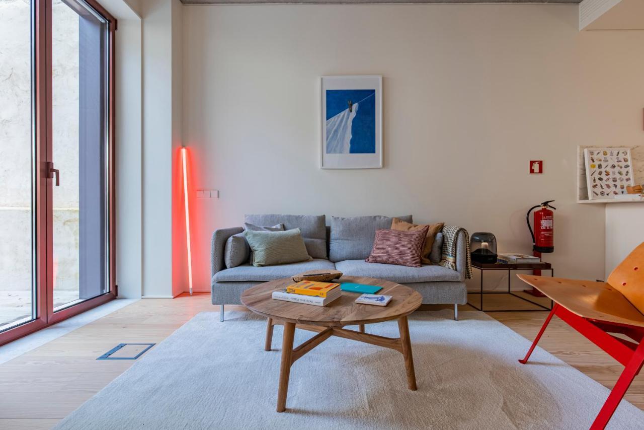 Deluxe 2Bdr Apartment W/ Patio By Lovelystay ลิสบอน ภายนอก รูปภาพ