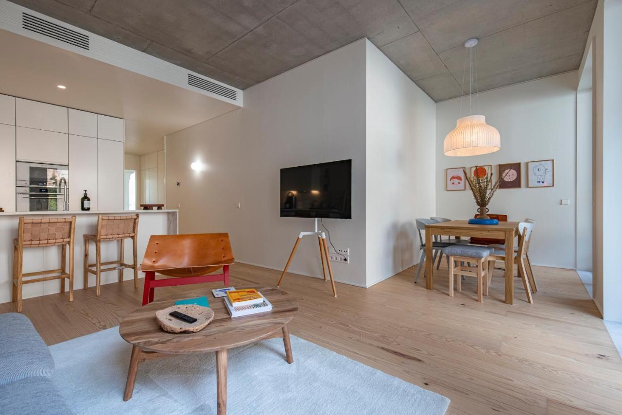 Deluxe 2Bdr Apartment W/ Patio By Lovelystay ลิสบอน ภายนอก รูปภาพ
