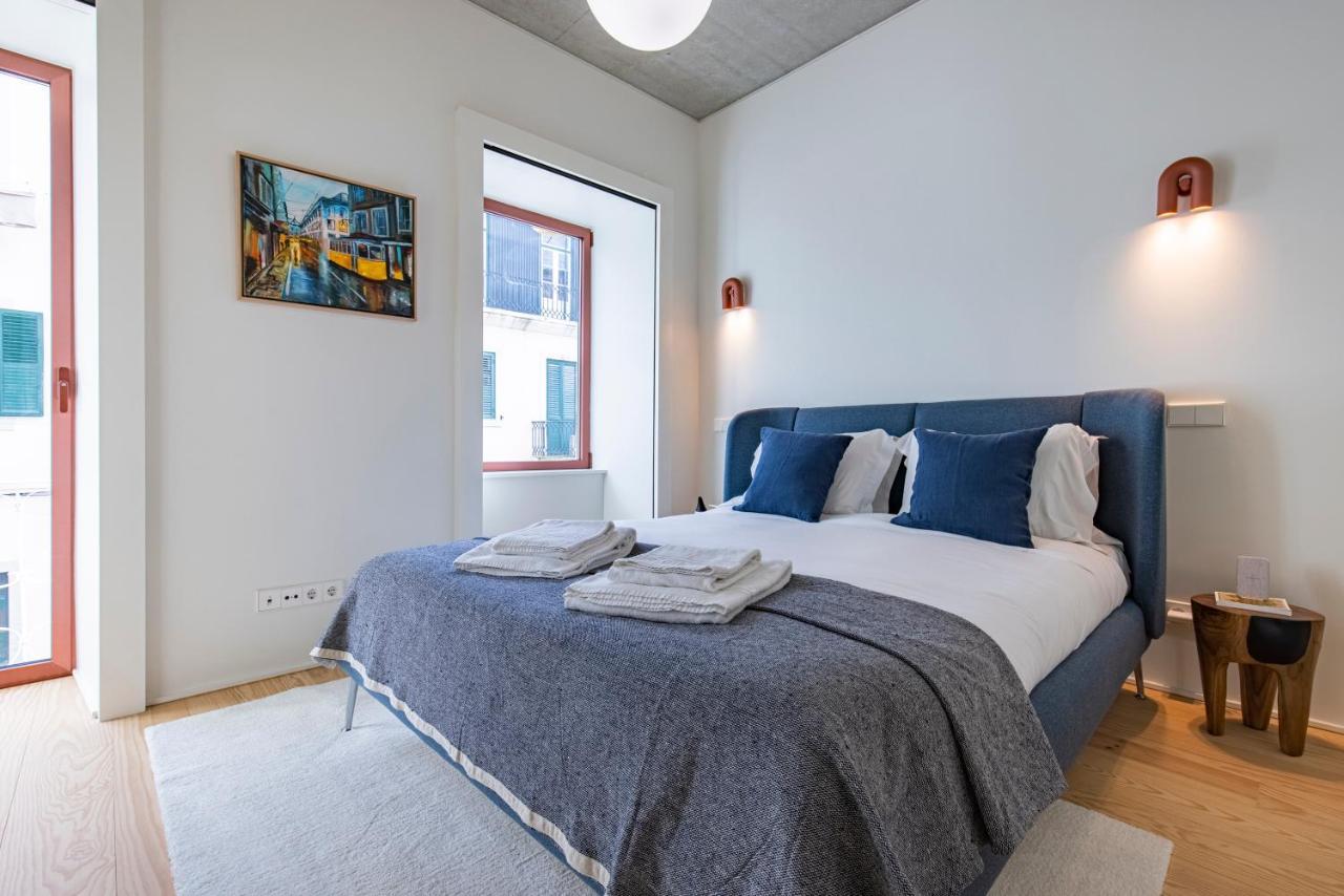 Deluxe 2Bdr Apartment W/ Patio By Lovelystay ลิสบอน ภายนอก รูปภาพ