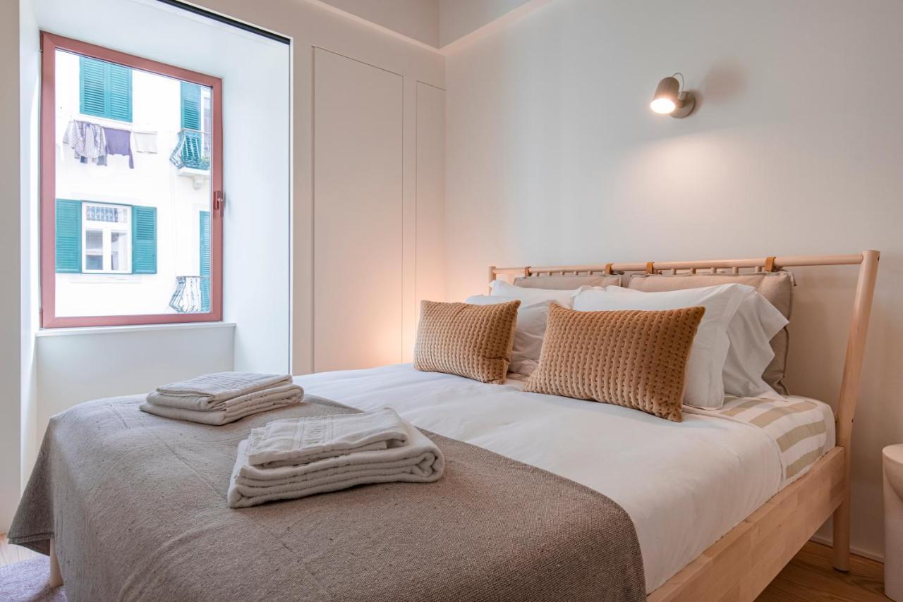 Deluxe 2Bdr Apartment W/ Patio By Lovelystay ลิสบอน ภายนอก รูปภาพ